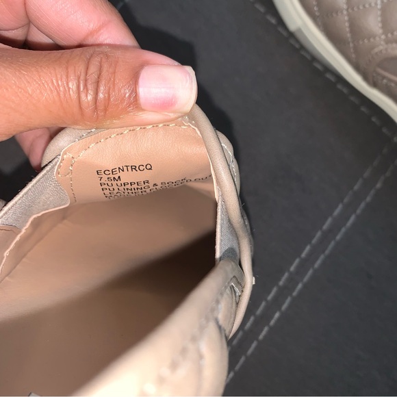 Steve Madden Shoes Ecentrcq Womens Quilted Slip-On Taupe Comfort Casual 7.5M Tan - Picture 7 of 7